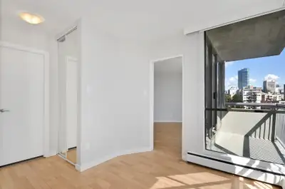 Situated in the West End's vibrant Davie Village, Hendry House offers an outdoor pool, a gym, and st...