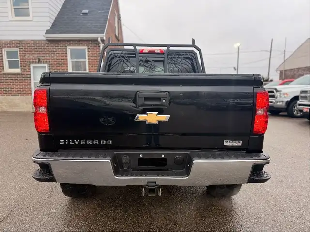 2018 Chevrolet Silverado 1500 | Clean CARFAX | Lifted in Cars & Trucks in London - Image 6