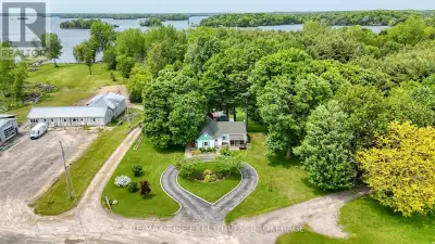 DESTINATION! Portland is a quiet waterfront community on the Big Rideau known for its summer attract...