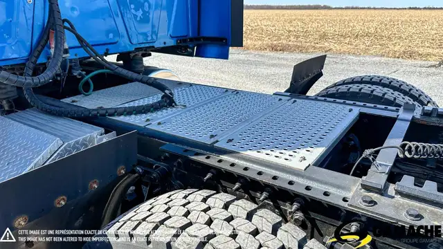2016 INTERNATIONAL LONESTAR HIGHWAY / SLEEPER TRUCK / TRACTOR in Heavy Trucks in Oshawa / Durham Region - Image 11