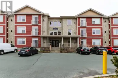 Stunning 2-Bedroom Condo at The Wellington on Rhodora – Modern Elegance Meets Comfort Discover moder...