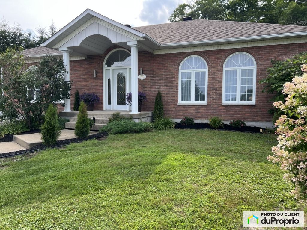 $649,000 - Bungalow for sale in St-Damien — photo 2