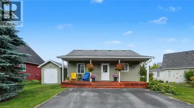 Located in the popular Lakes of Wasaga resort community, this charming year-round home offers 856 sq...