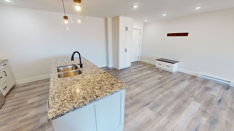 ON HOLD- 1ST MONTH FREE-OCT 1 - 3 BED/2BATH - BALCONY 5