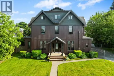 Own a Rare Piece of Niagara's History - Endless Possibilities Await!Step into a truly one-of-a-kind...