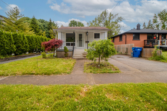 Just listed | 23 Siskind Crt  in Houses for Sale in Chatham-Kent