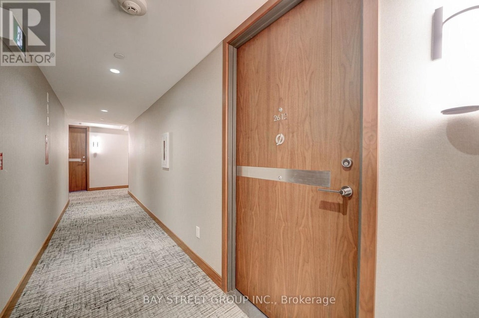 2612 - 17 BATHURST STREET Toronto (Waterfront Communities), Onta 4