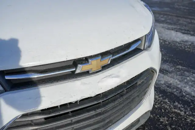 2021 Chevrolet Trax LS | Rear-View Camera | Carplay | No in Cars & Trucks in Calgary - Image 11