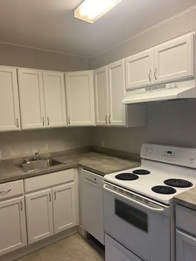 SPACIOUS RENOVATED TWO BEDROOM APARTMENT- DOWNTOWN DARTMOUTH 59 KING STREET This is a two-storey bui...