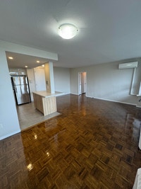 Balliol Towers Stunning Renovated 2 Bedroom,1 bathrooms Located in a high demand areaYonge & Davisvi... (image 1)