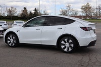 7 PASSENGER ACCIDENT FREE Revolutionize Your Drive: 2022 Tesla Model Y Long Range Dual Motors. Embar... (image 4)