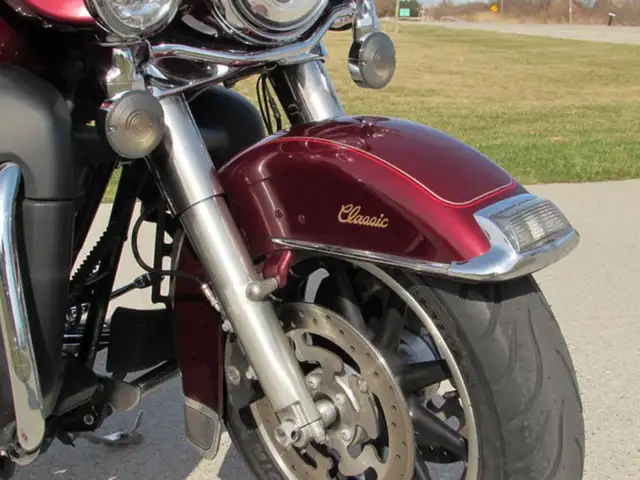 2008 Harley-Davidson FLHTC Electra Glide Classic in Sport Touring in Leamington - Image 7