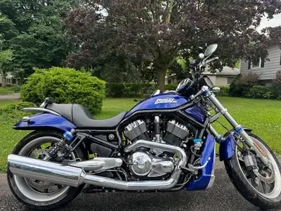 2006 Harley Davidson V-Rod Blue color with low KMs (only 35000K). Bike is in mint condition and neve...