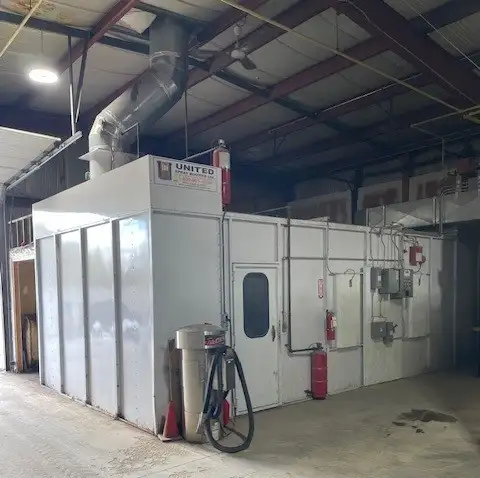 10 years old United Automotive Cross Draft Spray Booth with Air Make up and Prep curtain Booth is st...