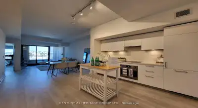 Price: $669,000 / $2,538/mo Welcome to your urban oasis at Leslie and Eglinton in the sought-after L...