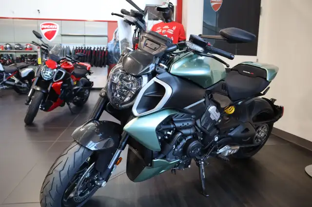 2023 Ducati Diavel V4 Green in Street, Cruisers & Choppers in Edmonton - Image 7