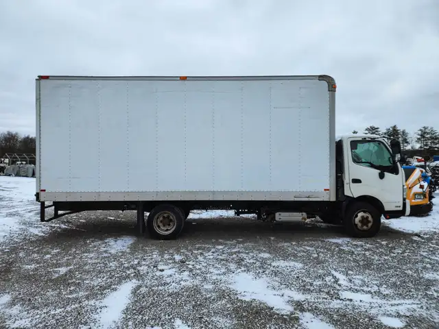 Hino 195 21ft Van Body - Stock #: HI-0824-10 in Heavy Equipment Parts & Accessories in Hamilton - Image 6