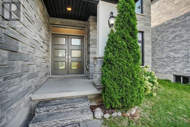 2407 RED THORNE AVENUE London South (South V), Ontario 5