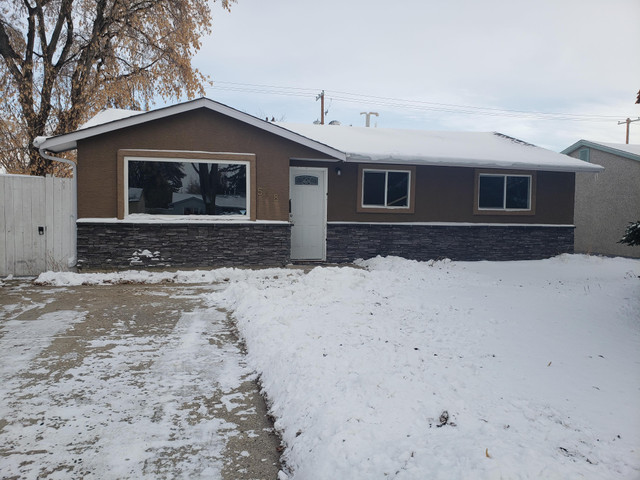 Full 3 Bedroom Home for Rent in Meadowgreen in Long Term Rentals in Saskatoon