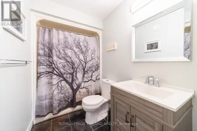 10234 JULIE AVENUE Lambton Shores (Grand Bend), Ontario in Houses for Sale in Grand Bend - Image 34
