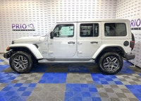 Certified All Wheel Drive 4WD Rear-View Camera ECO Start Push Start Leather Seats Heated Seats Heate... (image 1)