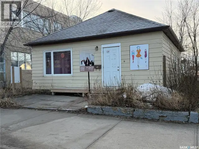 71 Ross STREET W Moose Jaw, Saskatchewan in Commercial & Office Space for Sale in Moose Jaw - Image 3