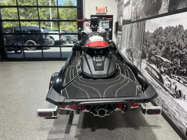 2024 Yamaha WAVERUNNER GP 1900R H.O AUDIO **A L'ETAT NEUF!!** in Personal Watercraft in Laval / North Shore - Image 5
