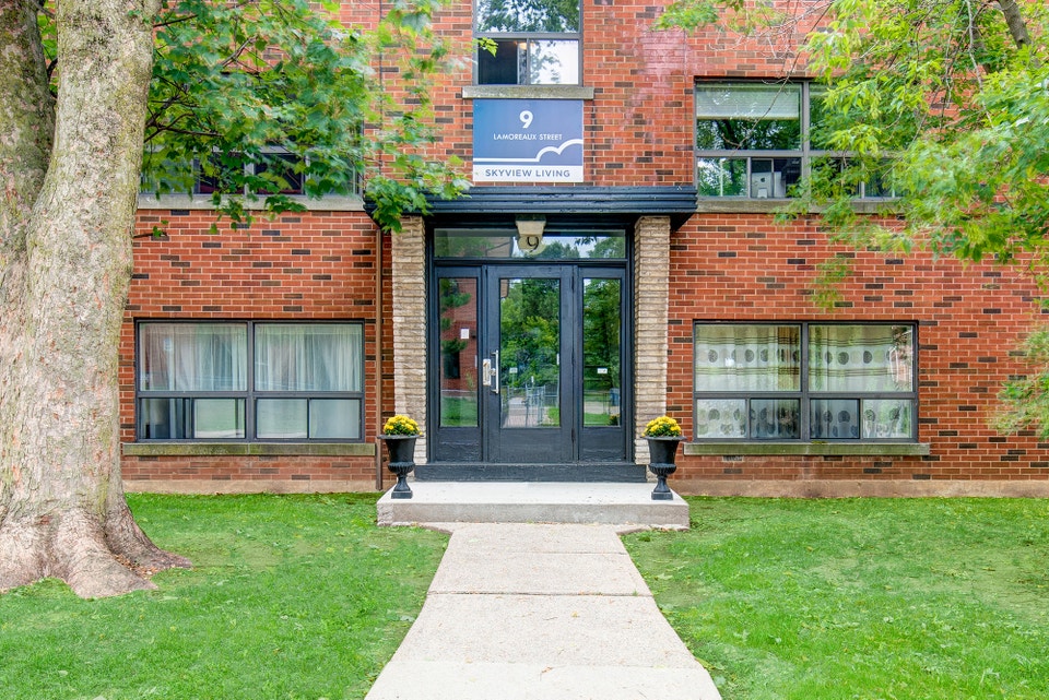 1 BDRM, JR & 2BDRM- CLOSE TO DOWNTOWN HAMILTON! 2