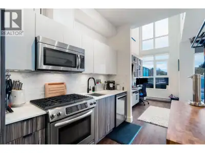 Discover urban living at its finest in this pet-friendly, 679 Sqft furnished penthouse for rent loca...