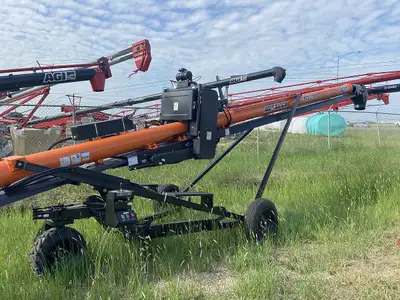 Batco 1549 BCX3 Conveyor Top Mount Single Wheel Mover Batco BCX3 all-farm commodity field loader is...