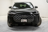 This Audi Q5 boasts a Intercooled Turbo Premium Unleaded I-4 2.0 L/121 engine powering this Automati... (image 1)