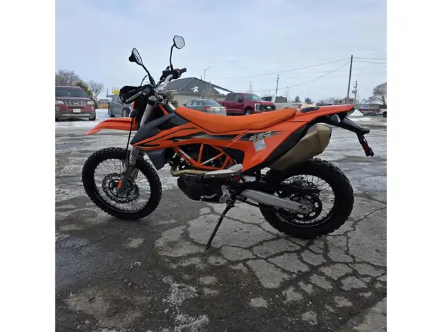 2023 KTM 690 ENDURO R in Dirt Bikes & Motocross in Brantford - Image 9