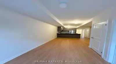 Price: $478,000 / $1,813/mo Step Into This Exquisite Executive Condo Townhouse In The Prime Location...