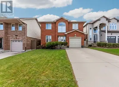 PRIME WEST MOUNTAIN!!! Stunning 4+2 bedroom, 4-bathroom family home with over 2,200sqft, Not includi...