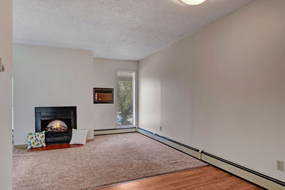 Spacious 1 Bedroom Pet Friendly Apartment in East Regina Long Term