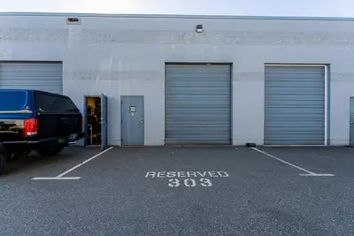 High exposure industrial/warehouse Micro-strata unit in Port Kells/Walnut Grove Northwest Langley av...