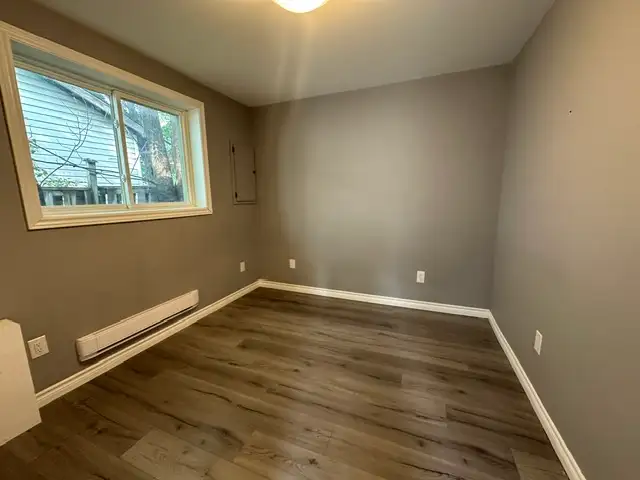 Barre, 2 bedroom Coach house, with utilities included. in Long Term Rentals in Barrie - Image 5