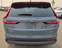 WE DELIVER ANYWHERE IN CANADA! The 2026 Honda CR-V Hybrid Touring is the ultimate blend of modern ef... (image 5)