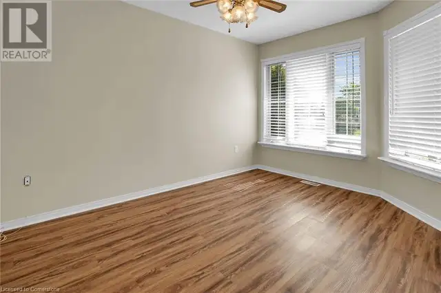 7 VILLAGE Drive Smithville, Ontario in Houses for Sale in Hamilton - Image 13
