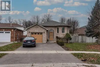 Welcome maintained home located in the family oriented Brantford neighbourhood. It's got it all: clo...