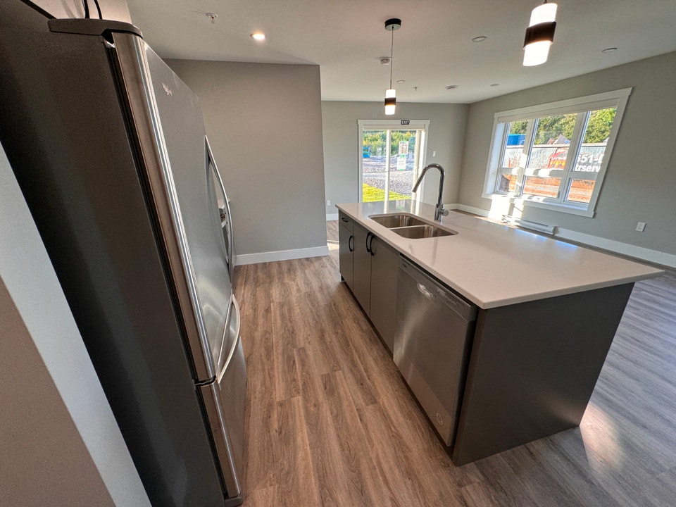 Bright Corner 2 Bed, 2 Bath Apartments - West SJ Aquarius Towers 2
