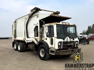 2008 MACK MRU Tandem Axle Front Load Refuse Waste Sanitation Garbage Collection Packer Truck Mack 6...