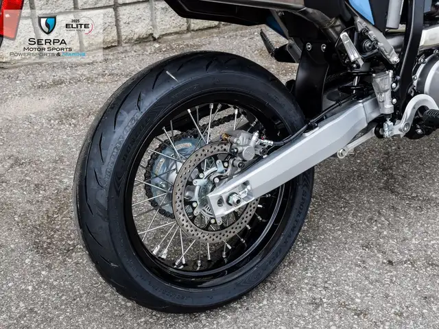 2025 Suzuki DR-Z400SM in Street, Cruisers & Choppers in Markham / York Region - Image 8