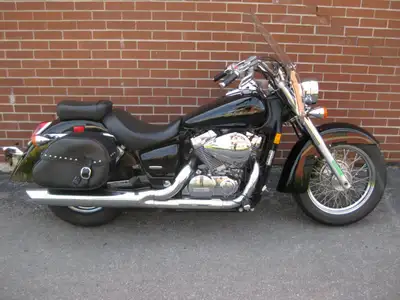 Welcome New Riders! Financing Options Available! The retro Shadow Aero features a powerful 750cc v-t...