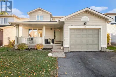 Welcome to 470 Rougemount Cres. This beautiful 3+1 bedroom, 4 bath home is ready for you to move in...