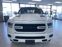 ===== Key Features ===== * 60,195 km * Sport Trim * 4WD (Four-Wheel Drive) * 5.7L HEMI V8 Engine * S... (image 5)