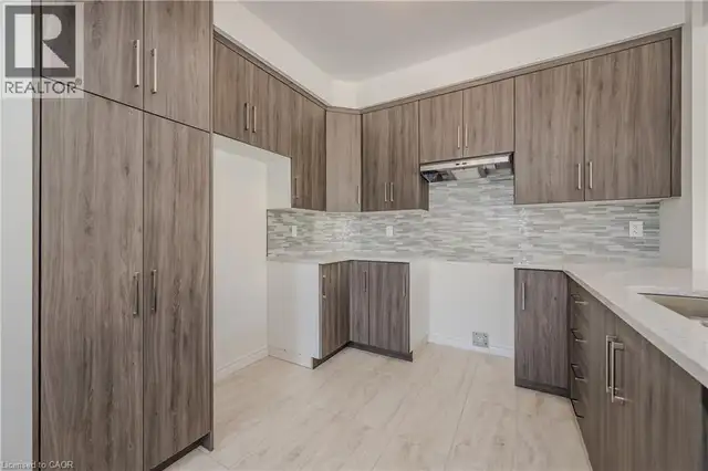 350 ROBERT WOOLNER Street Ayr, Ontario in Houses for Sale in Kitchener / Waterloo - Image 7
