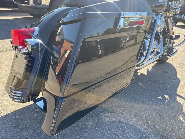 2011 Harley-Davidson Street Glide ~ ELECTRA GLIDE LTD ~ 103CI ~  in Sport Touring in City of Toronto - Image 13