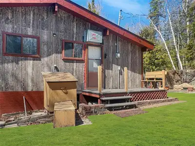 R19//Grindstone Provincial Pk/Showings start May15th.Offers presented eve received. LAKEFRONT LIVING...
