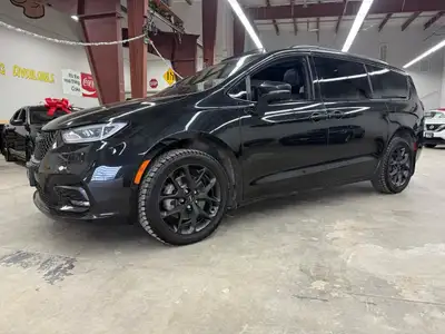 Need a Van? How about an ALL WHEEL DRIVE one? Check out this Fully Loaded 2021 Pacifica Limited 'S'...